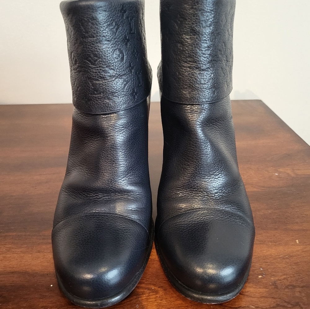 AUTHENTIC LOUIS VUITTON LEATHER CUFFED ANKLE BOOTS